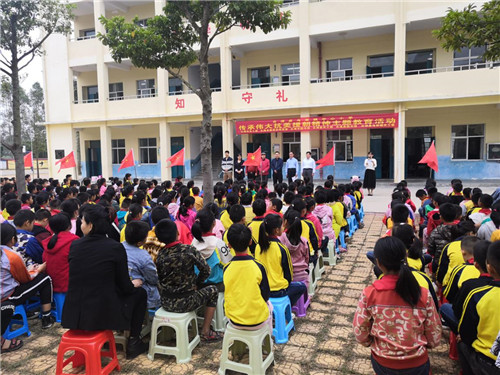  “快乐阅读 书香伴我成长”系列活动走进乌家镇中心小学