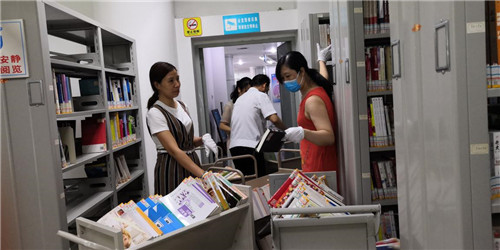 市图书馆2018年新书在自助图书馆上架了！