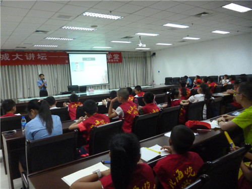 珠城大讲坛——法治公益学堂（第32期）在北海市图书馆举办