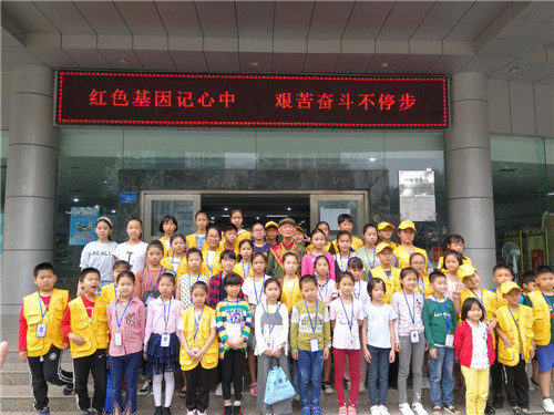 北海市图书馆组织未成年人开展“扣好人生第一粒扣子”“传承红色基因”系列活动