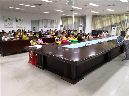 珠城书友会公益讲座第五十一期在市图书馆举办
