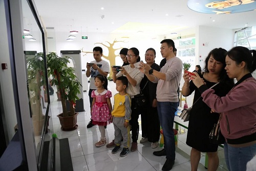 北海市图书馆举办“裸眼‘4D’探秘恐龙世界，把‘活’的恐龙带回家”活动