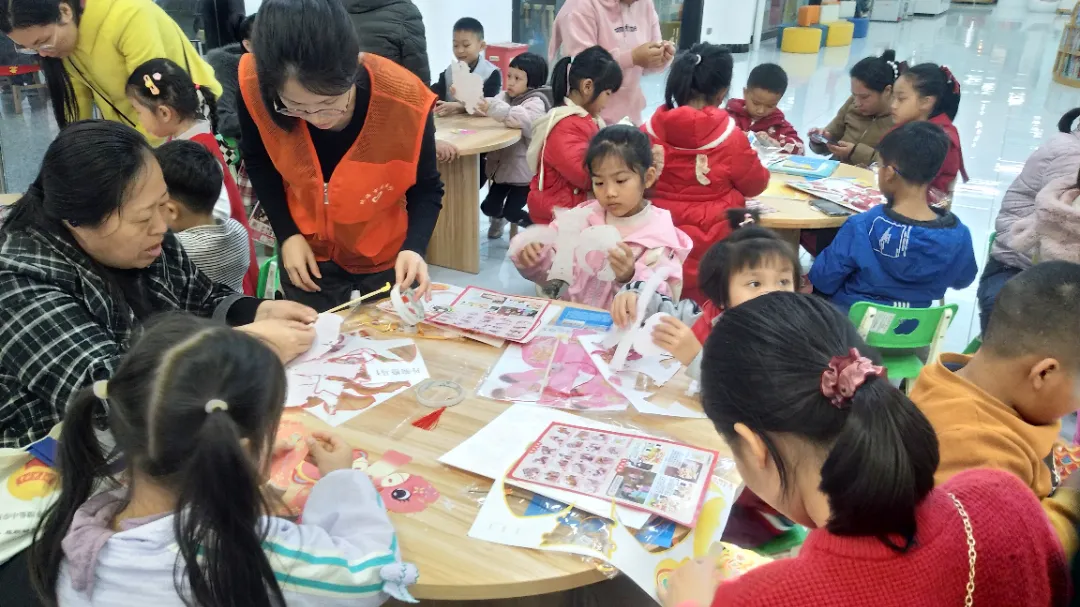 元启新岁，鲸润童心——小鲸灵新年传统文化体验沙龙暨“悦读护苗”成长行动