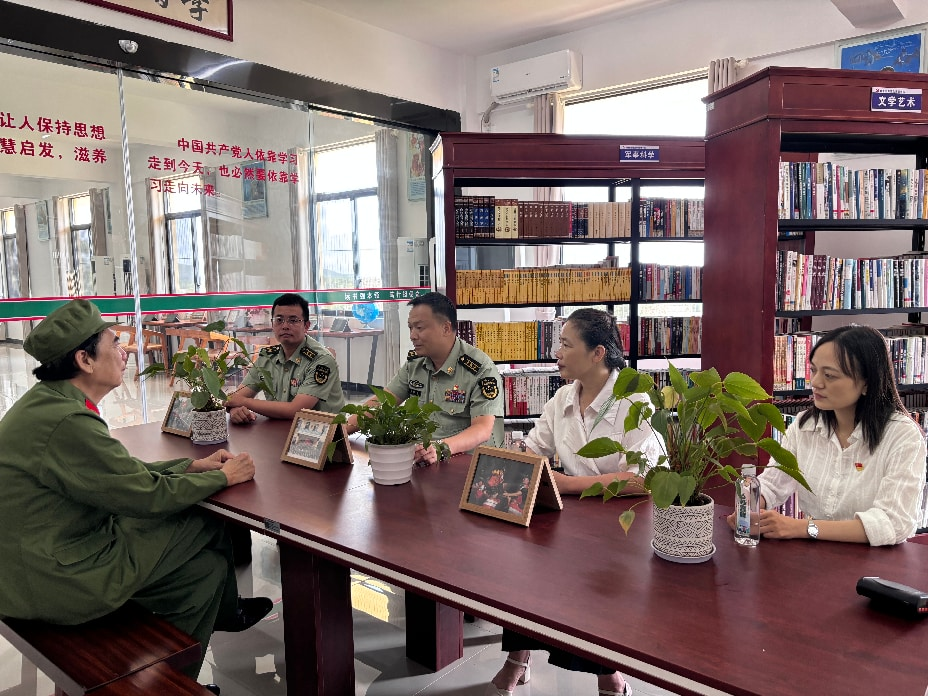 “书香进军营 学史铸军魂”——北海市图书馆开展双拥共建主题活动