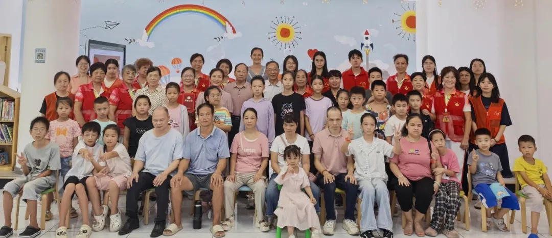 “跨阅视界·爱的分贝”视障家庭子女关爱伴读志愿服务暨爱心捐赠仪式